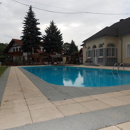 Hotel Family Balatonföldvár Εξωτερικό φωτογραφία